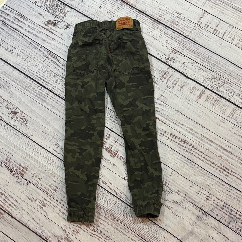 Levi's Kids Green Camouflage Joggers - Picture 5 of 5